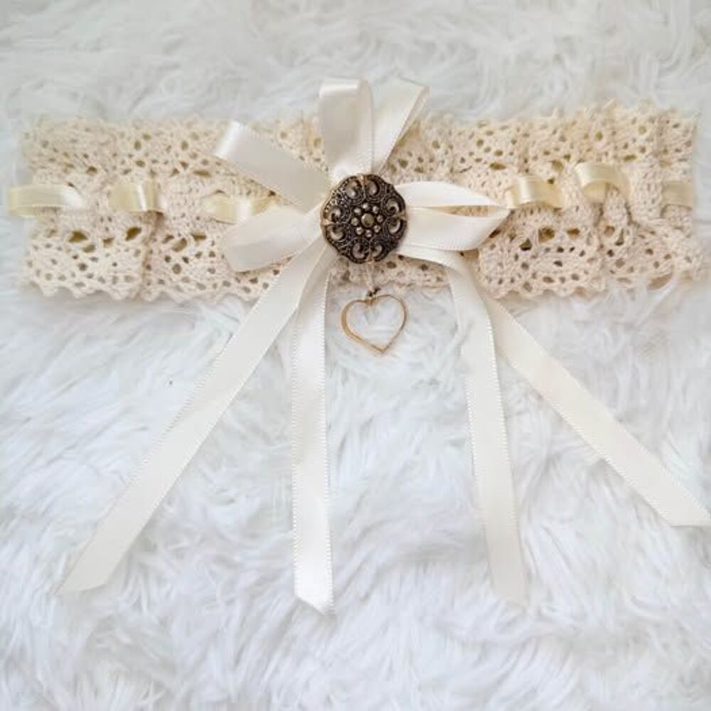 Ivory Lace Bridal Garter Wedding Garter Heart Charm Keepsake